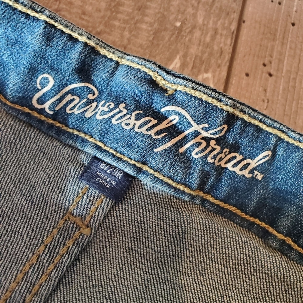 NWT Universal Thread Mid-Rise Boyfriend Shorts 5"… - image 5